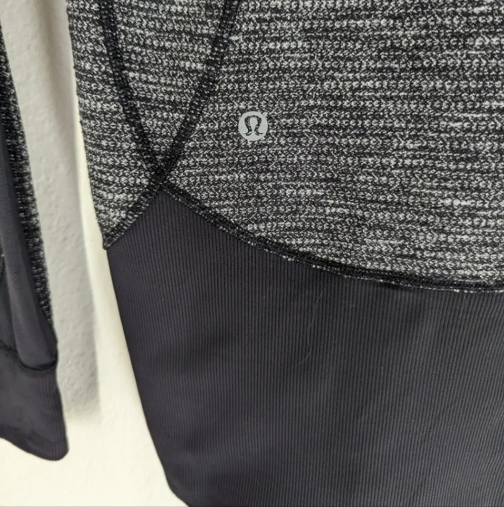 Lululemon Daily Practice Full Zip Hooded Jacket Black Size 4 - Picture 3 of 4